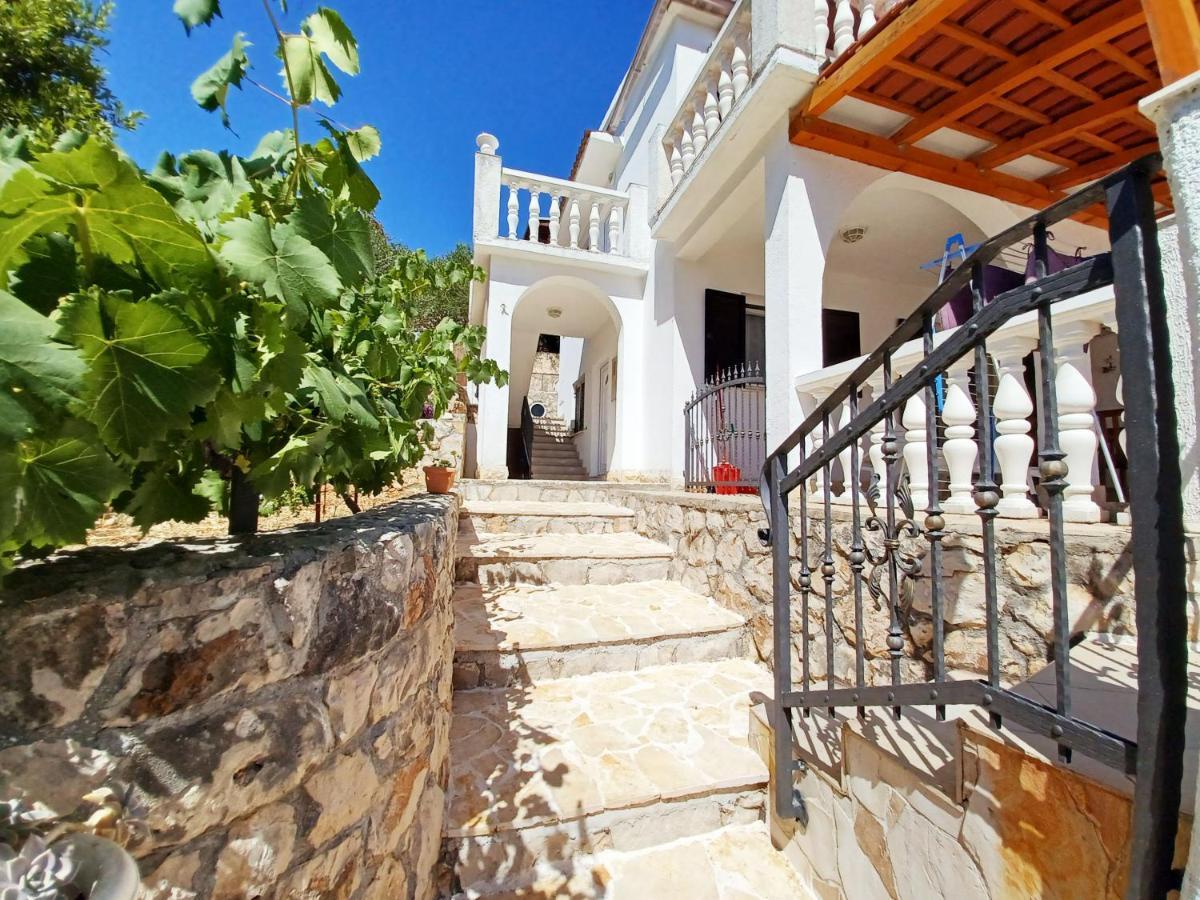 Apartments Carmen Vinišće Zewnętrze zdjęcie
