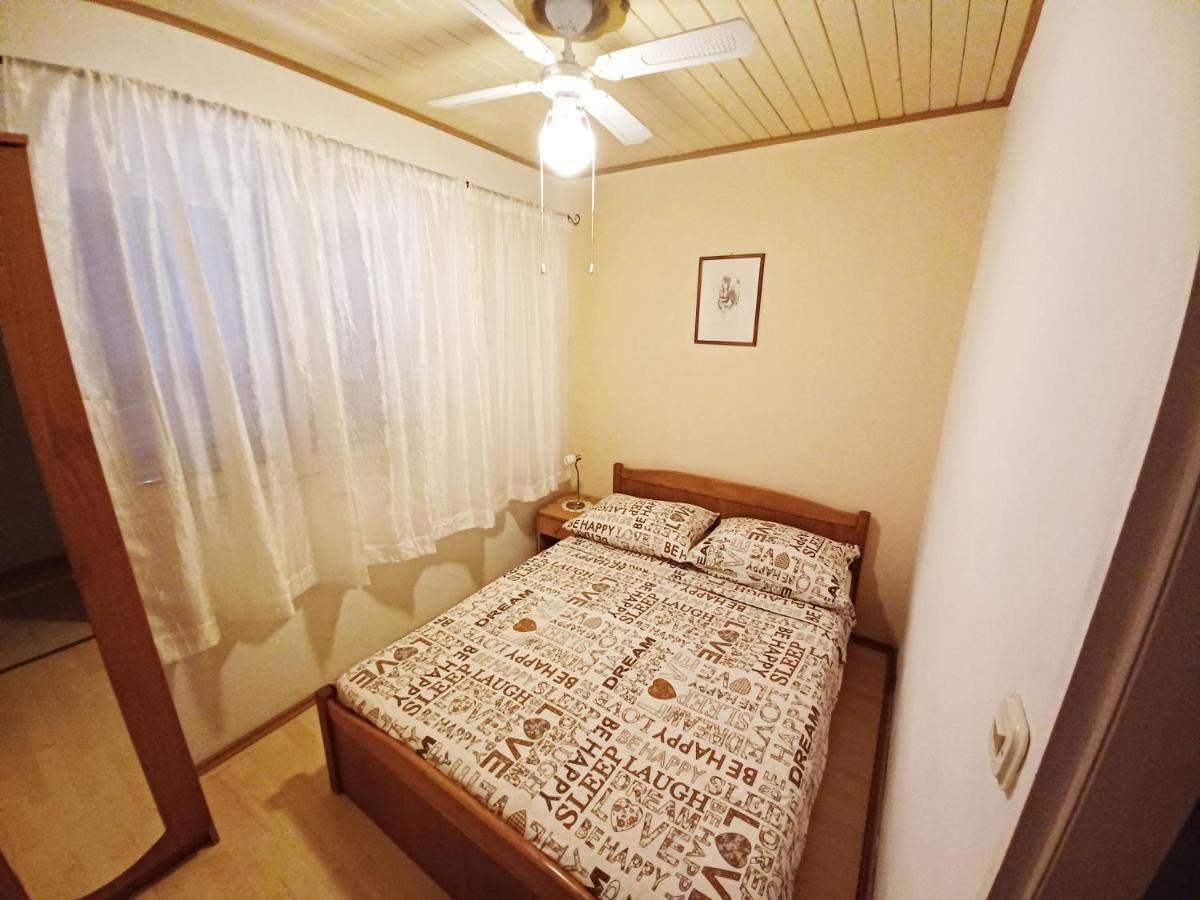 Apartments Carmen Vinišće Zewnętrze zdjęcie