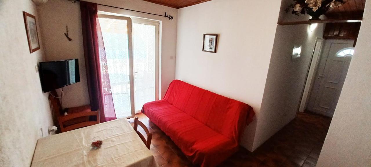 Apartments Carmen Vinišće Zewnętrze zdjęcie