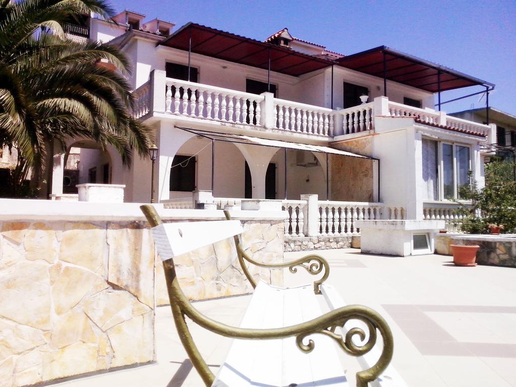 Apartments Carmen Vinišće Pokój zdjęcie