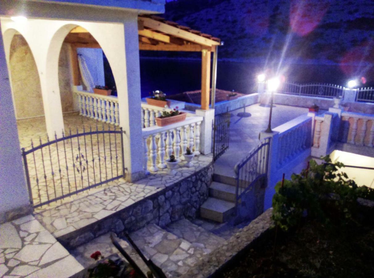 Apartments Carmen Vinišće Zewnętrze zdjęcie