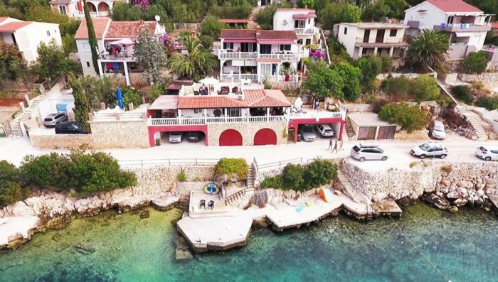 Apartments Carmen Vinišće Zewnętrze zdjęcie