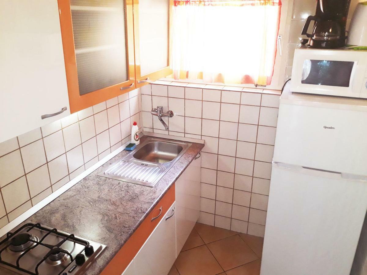 Apartments Carmen Vinišće Zewnętrze zdjęcie