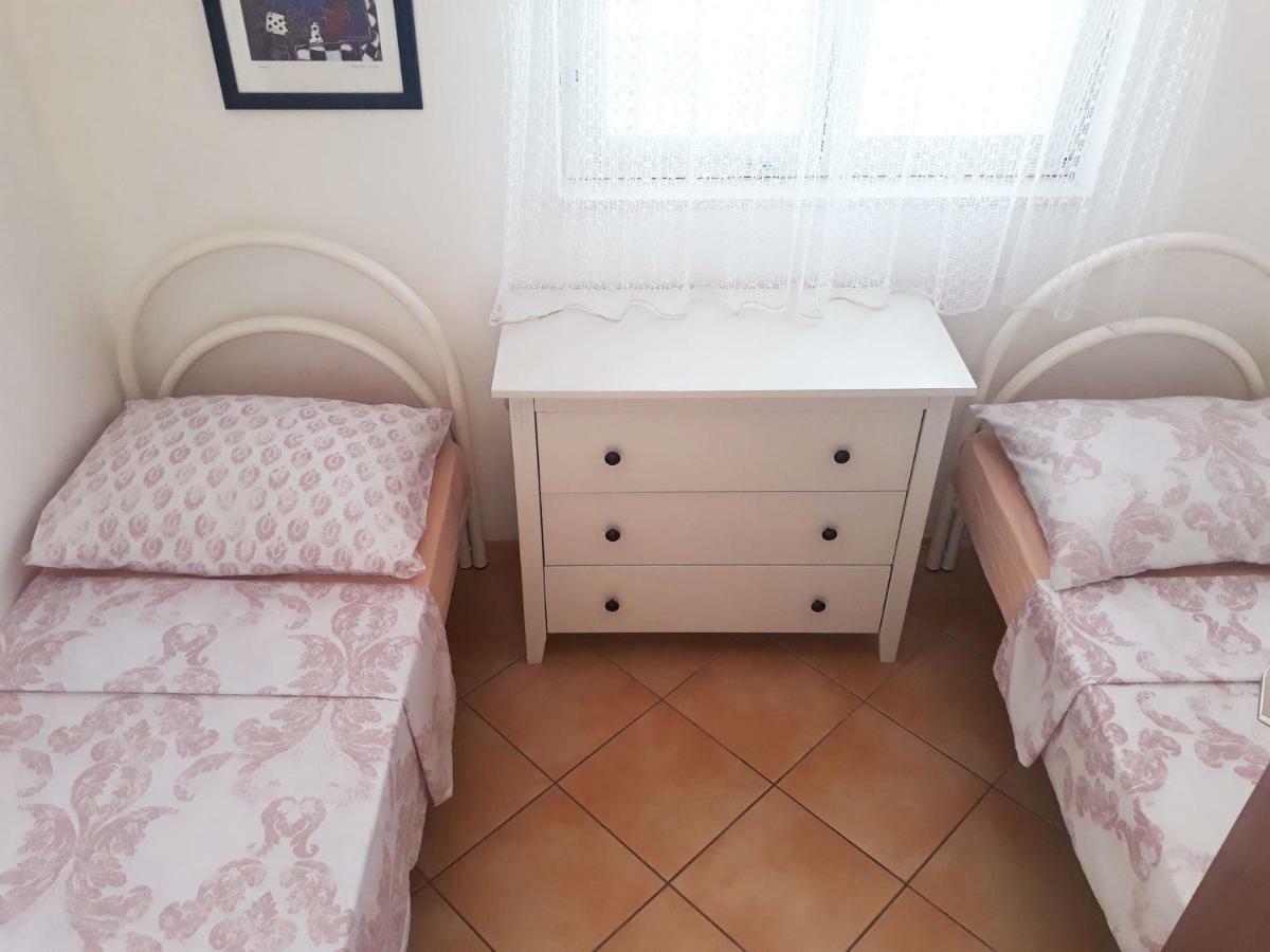 Apartments Carmen Vinišće Zewnętrze zdjęcie